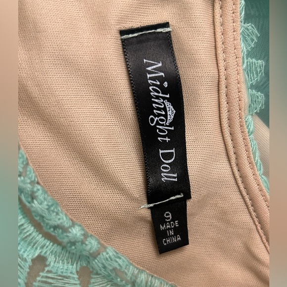 Midnight Doll embroidered organza - Picture 3 of 3